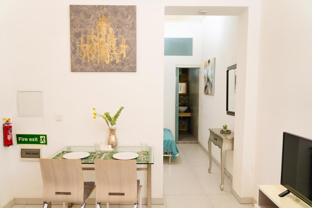 Unique 1 Bedroom In Hearth Of Old City Valetta バレッタ エクステリア 写真